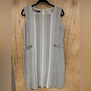 Misook Black White Beige Striped Gold Button Detail Sleeveless Sheath Dress M